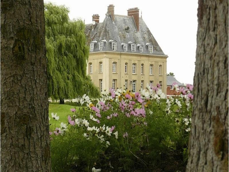 Chateau De Berticheres Chaumont-en-Vexin Exterior photo